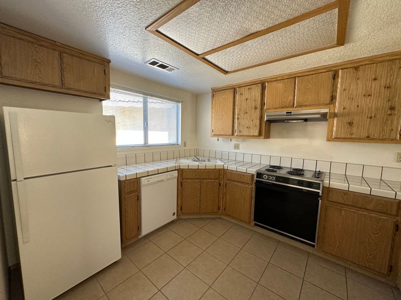 3050 Andre Ln - Photo 3 of 24