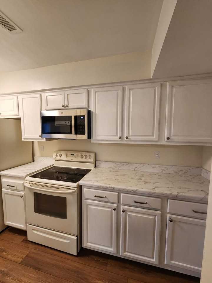 4801 Afton Ct - Photo 2 of 12