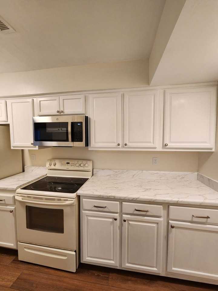 4801 Afton Ct - Photo 4 of 12