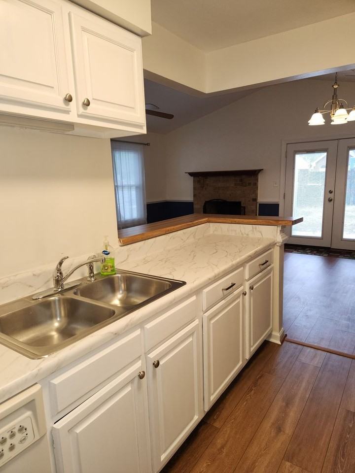 4801 Afton Ct - Photo 5 of 12