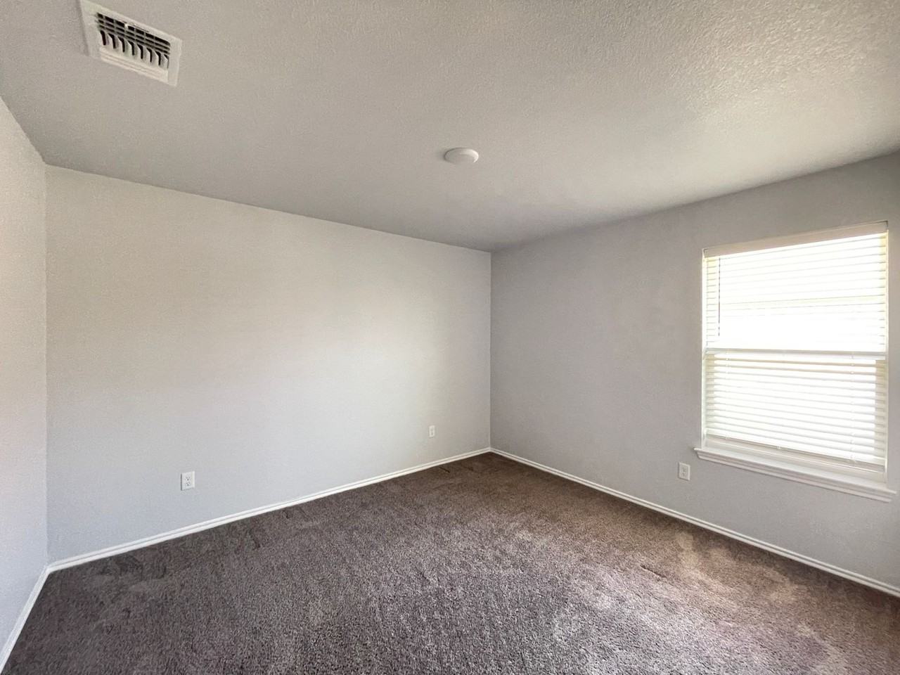 808 Hickok Dr - Photo 6 of 28