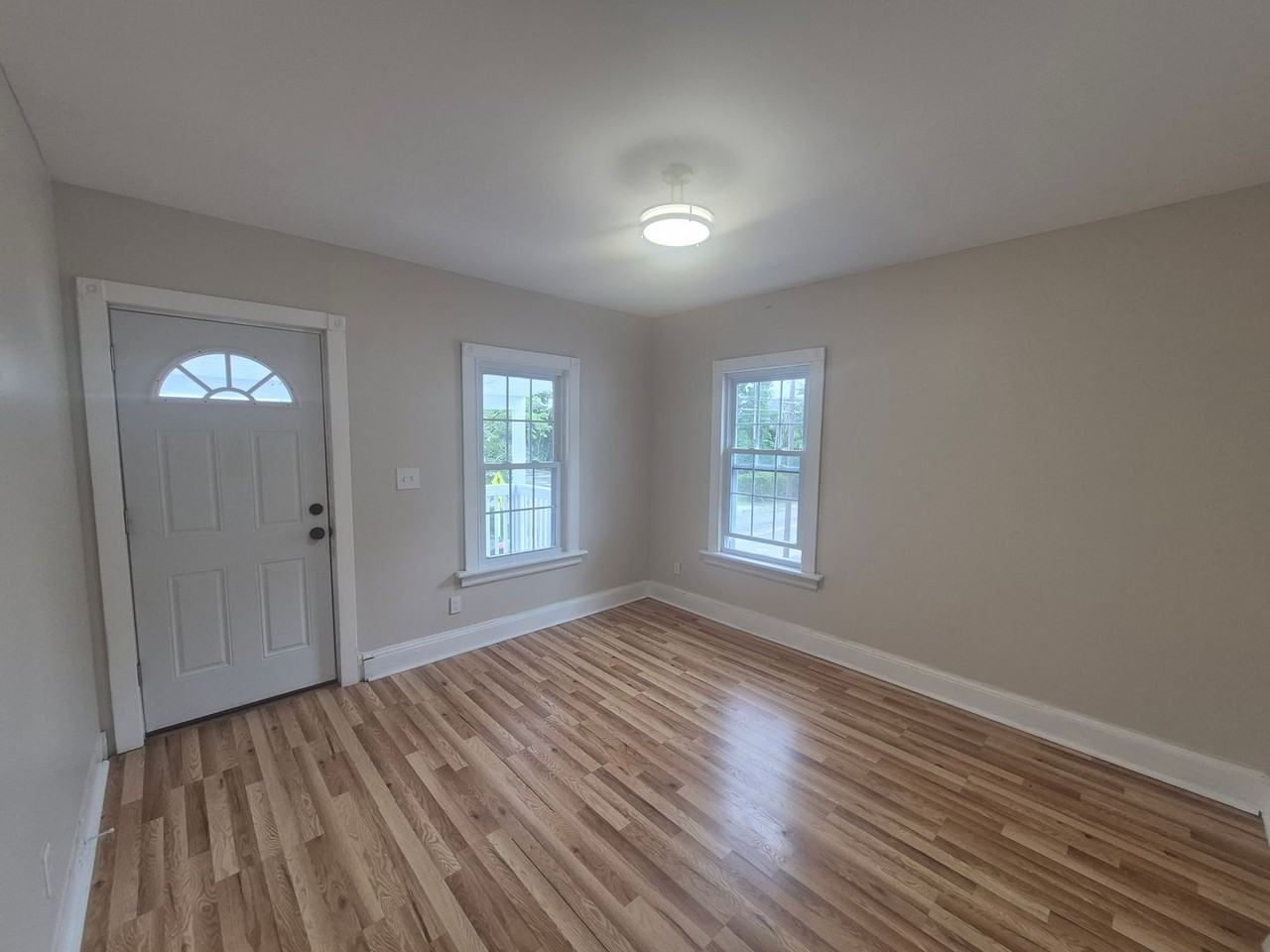 25 Howard Ave - Photo 5 of 21