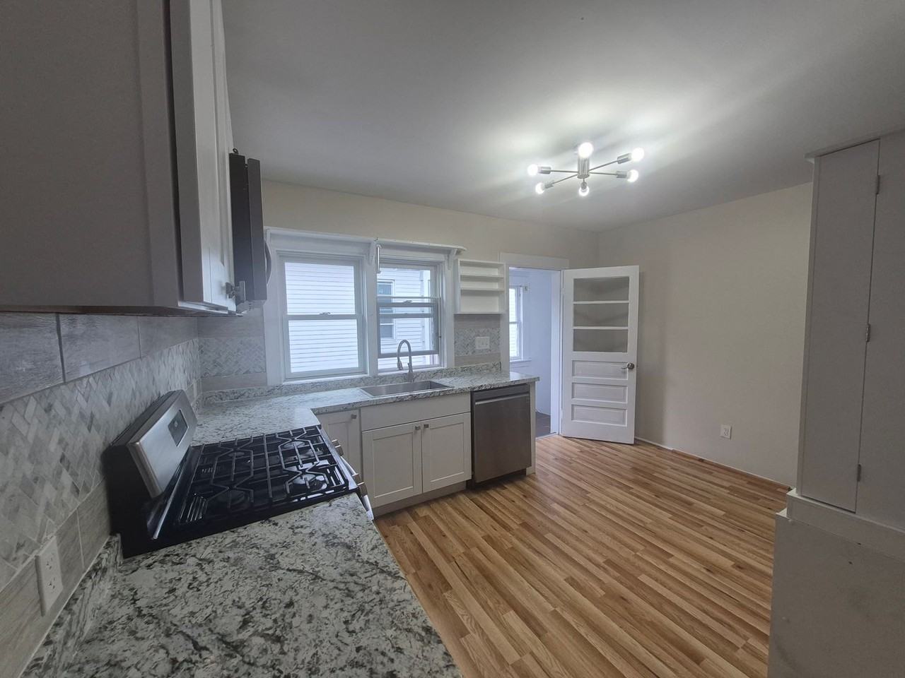 25 Howard Ave - Photo 6 of 21