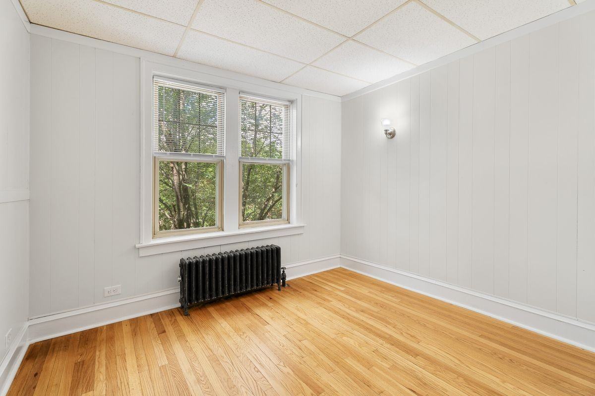 1440 W Howard St - Photo 6 of 11