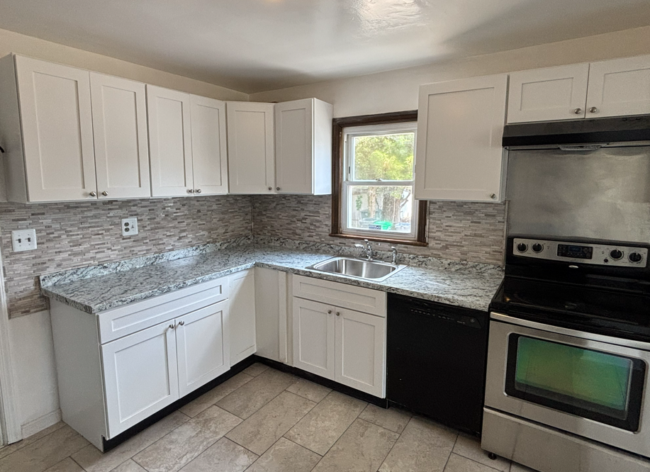 7416 Lanham Ln - Photo 3 of 8