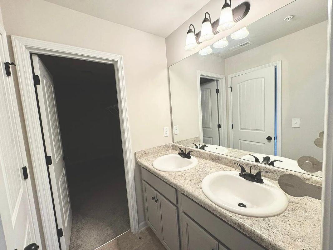 2890 Bayrose Cir - Photo 4 of 12