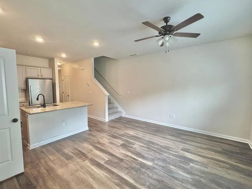2890 Bayrose Cir - Photo 7 of 12
