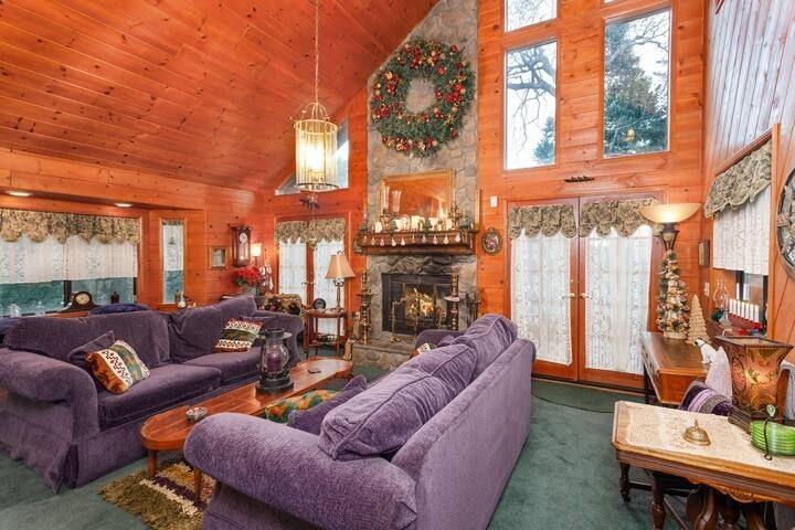 723 Bergschrund Dr - Photo 4 of 36