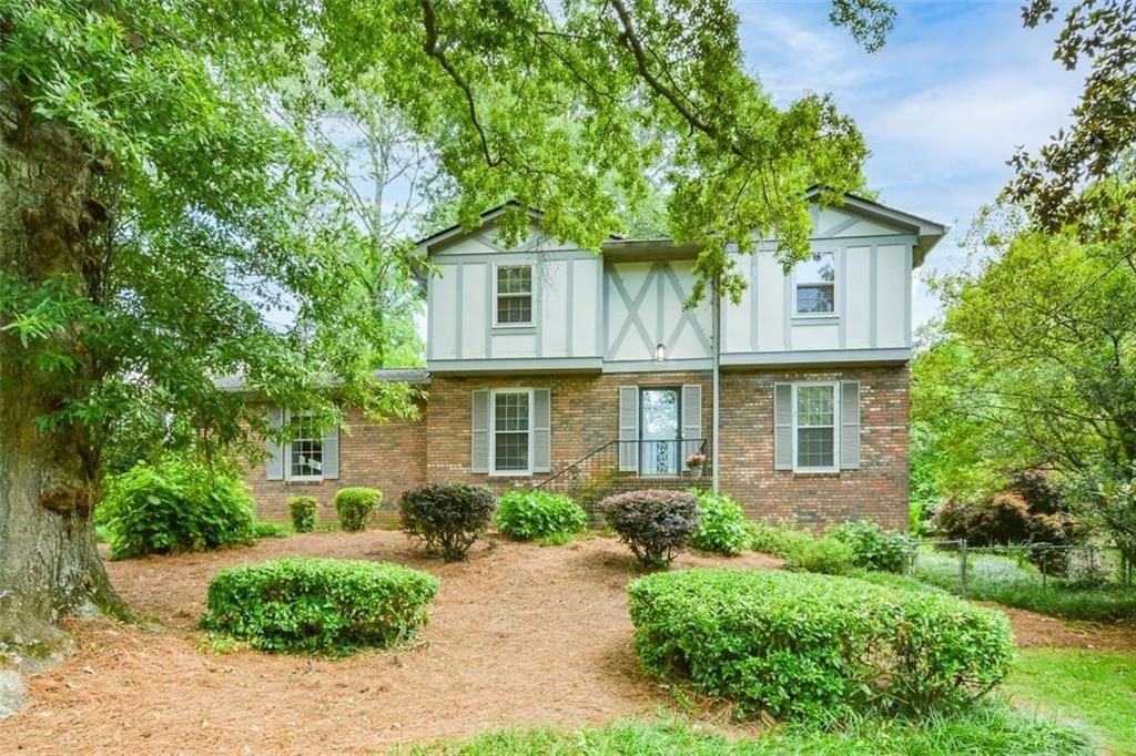 435 Stonebridge Dr - Photo 4 of 48