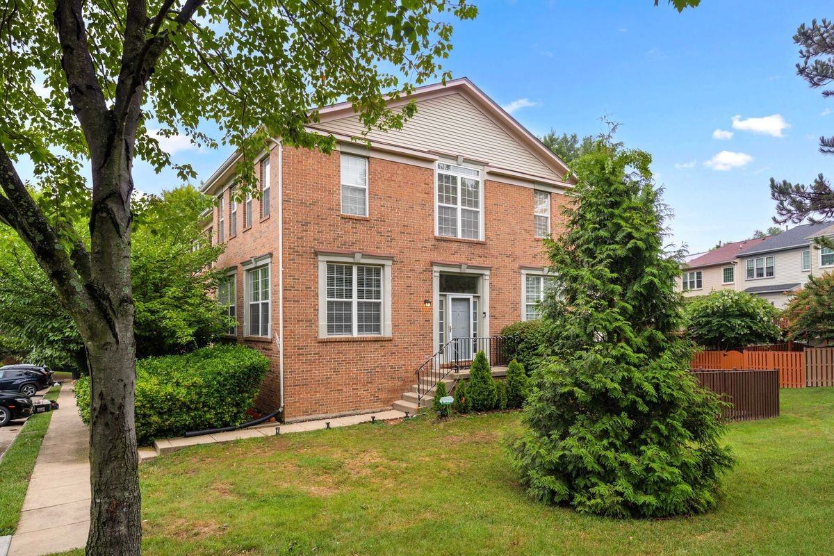 6139 Donival Sq - Photo 4 of 50