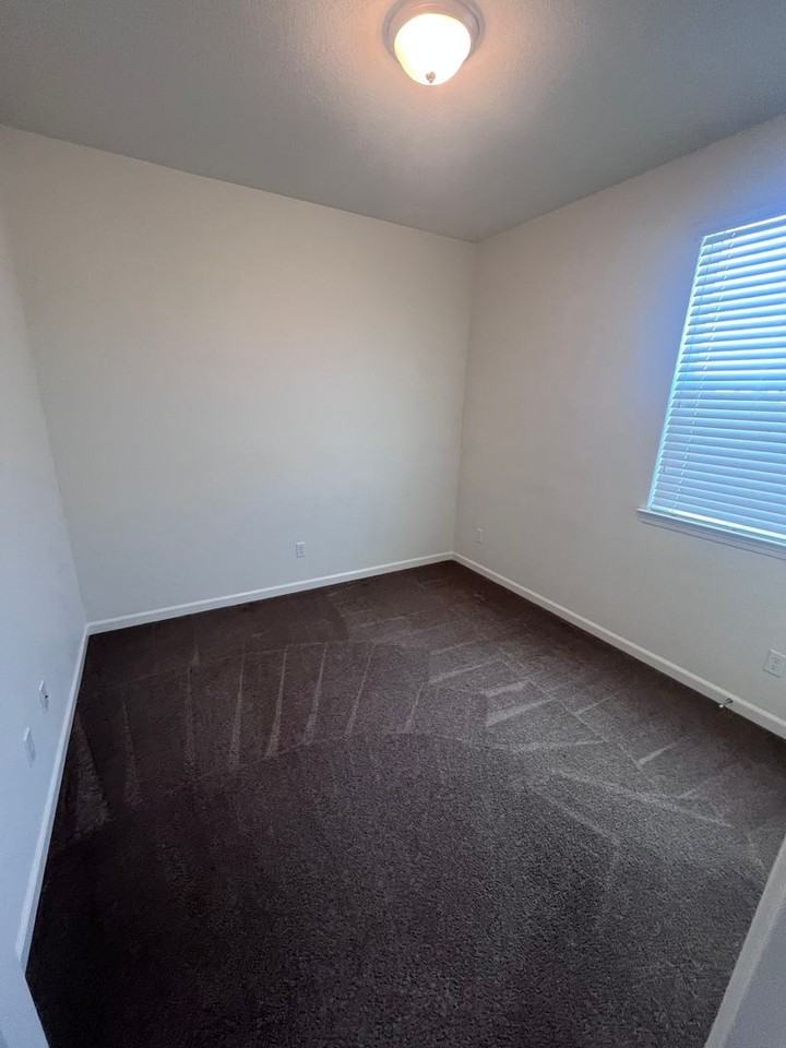 1021 Chapelhill Ln - Photo 6 of 16