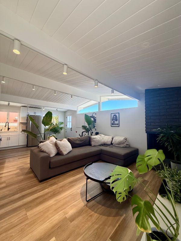 1140 W Balboa Blvd - Photo 2 of 11