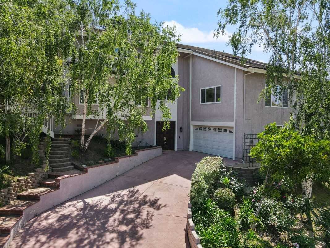 4957 Vejar Dr - Photo 3 of 5