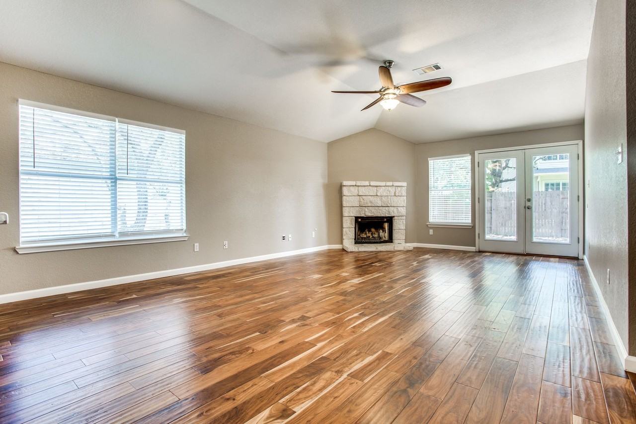 1314 Brighton Bend Ln - Photo 3 of 23