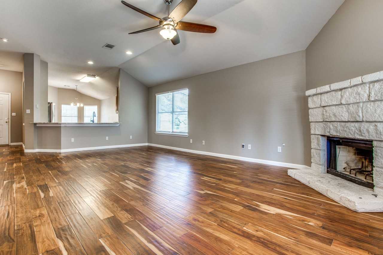 1314 Brighton Bend Ln - Photo 5 of 23