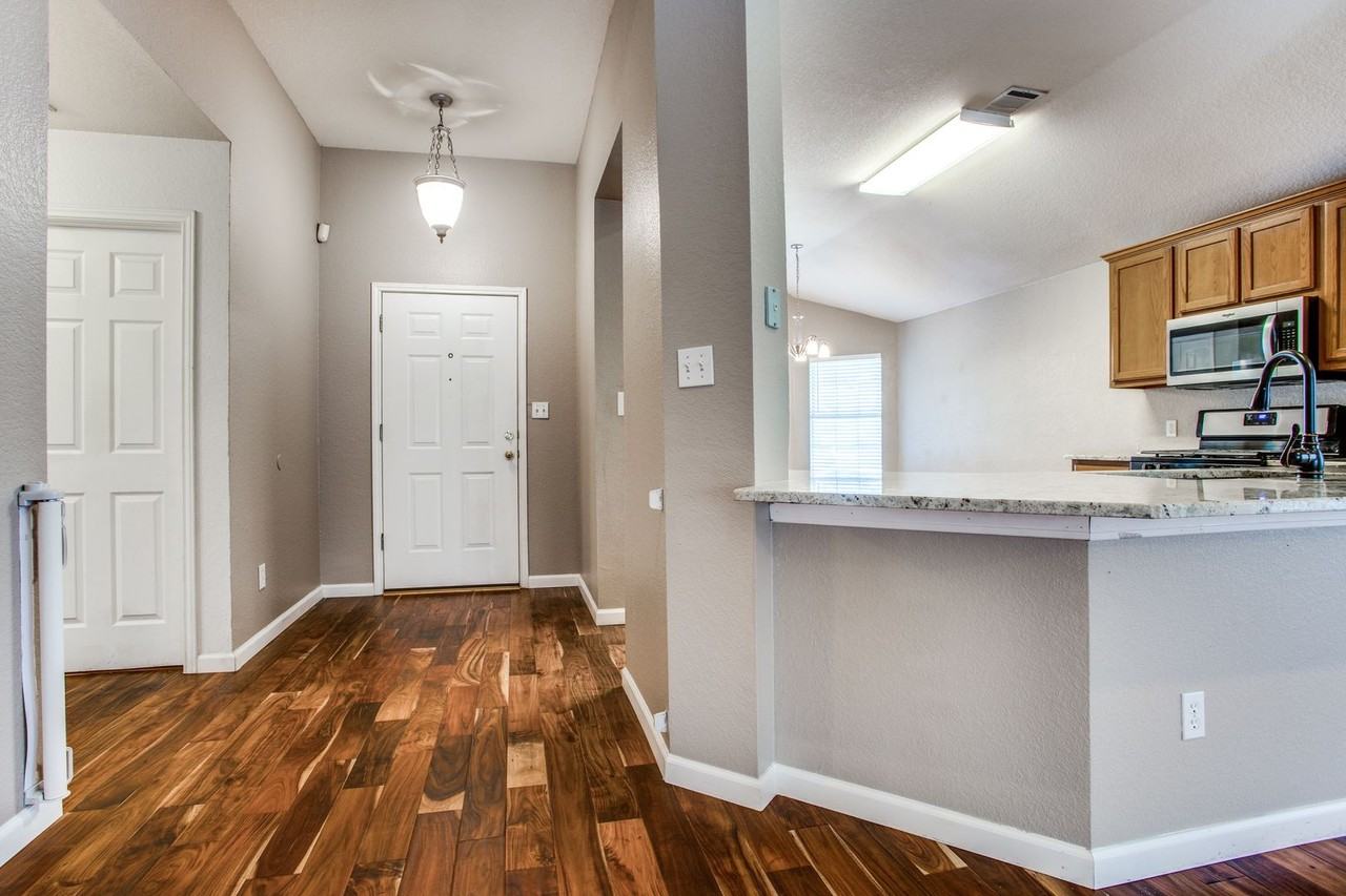 1314 Brighton Bend Ln - Photo 7 of 23