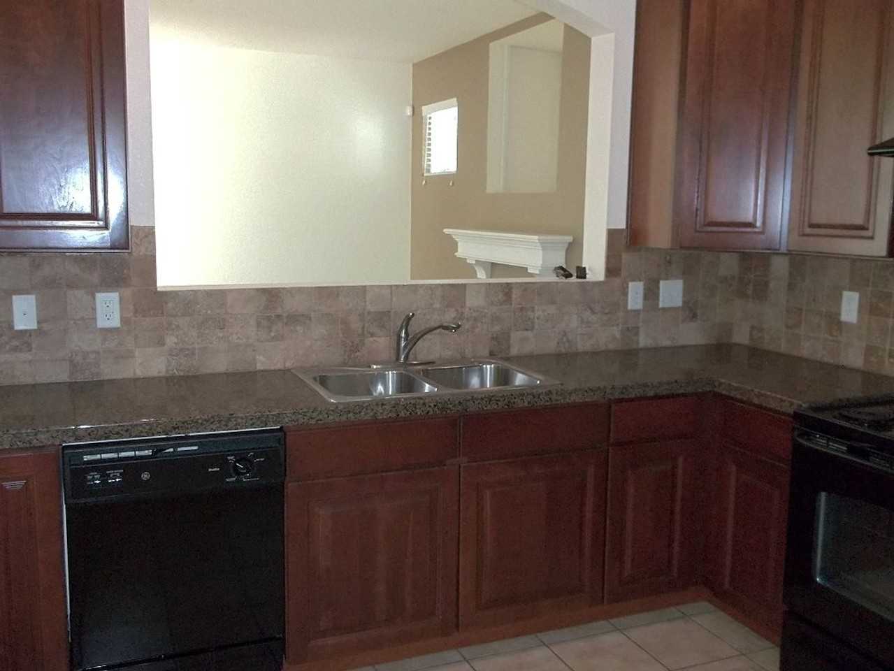 2621 Rock Creek Dr - Photo 4 of 8