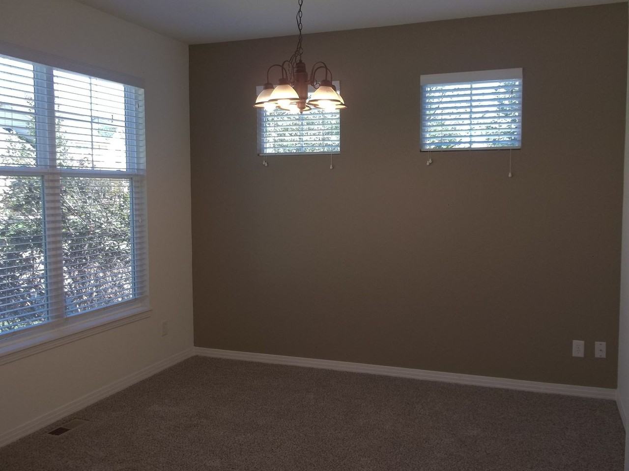 2621 Rock Creek Dr - Photo 5 of 8