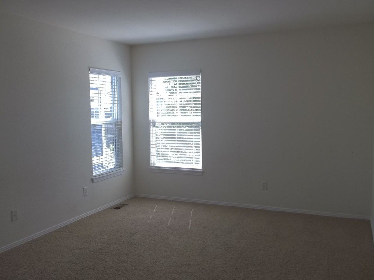 2621 Rock Creek Dr - Photo 6 of 8