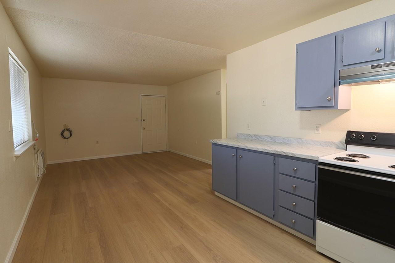 3635 Kindred Ave - Photo 5 of 18