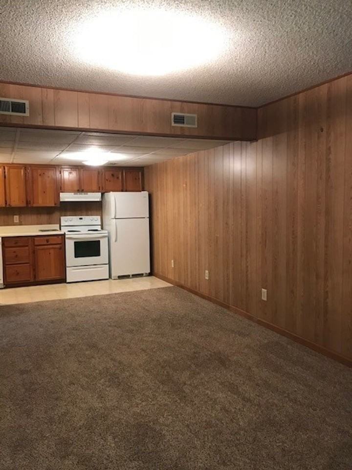 Comfortable living, within reach - Photo 2 of 4