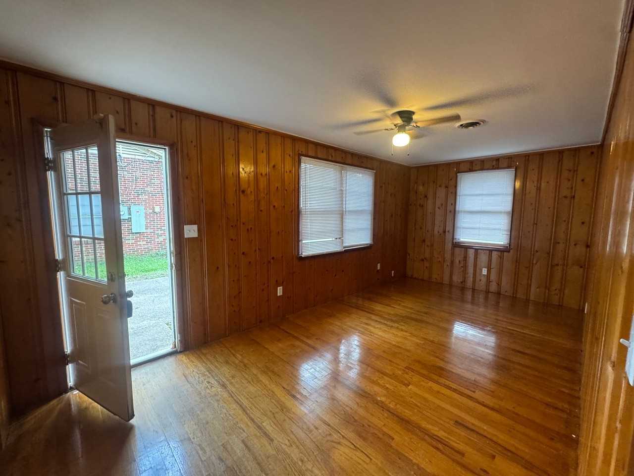 1143 Lakewood Dr - Photo 6 of 22