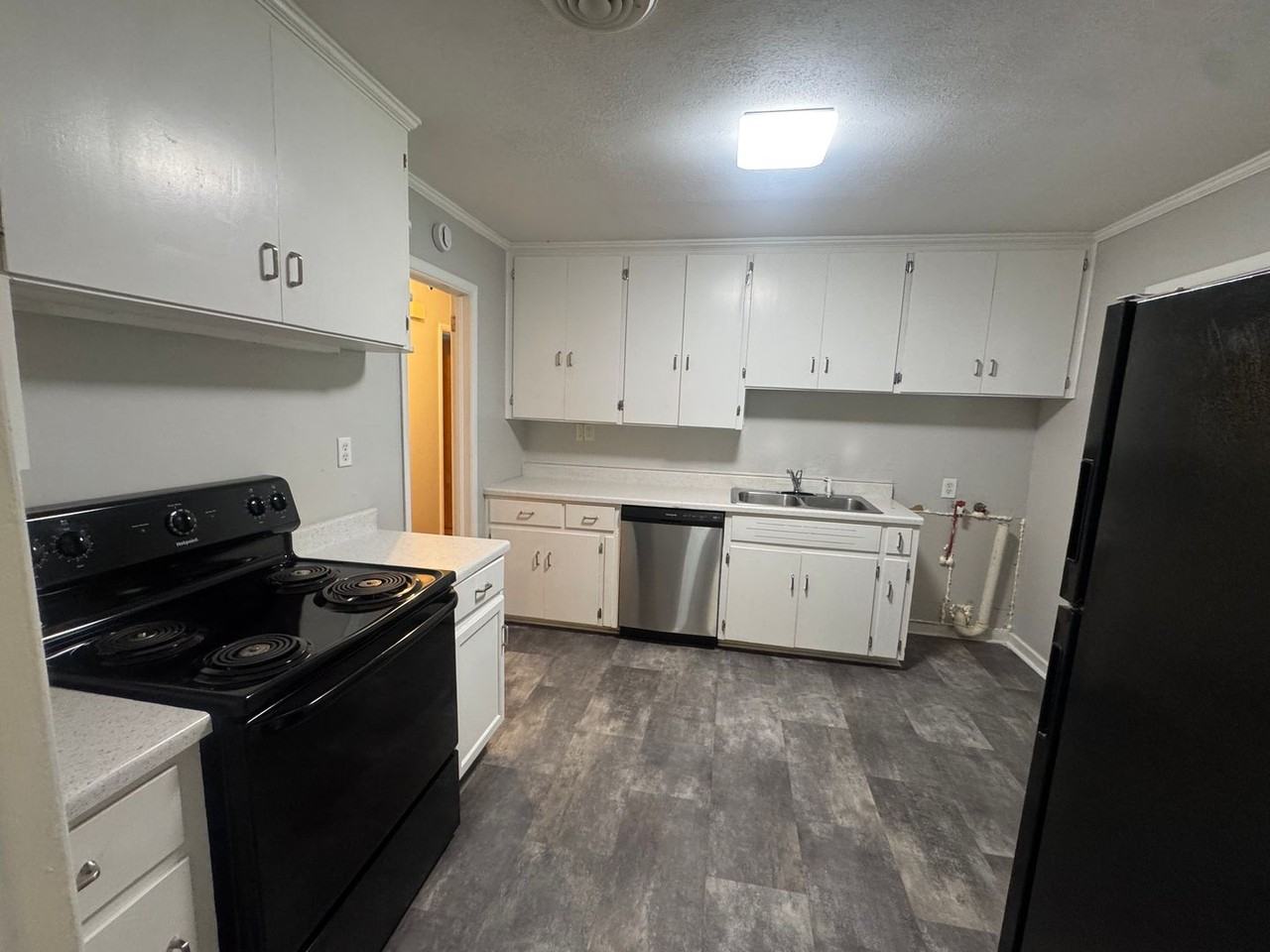 1143 Lakewood Dr - Photo 7 of 22