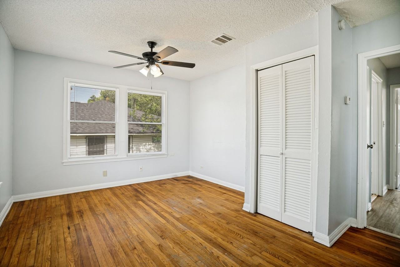 2514 Waverly Ave - Photo 7 of 25