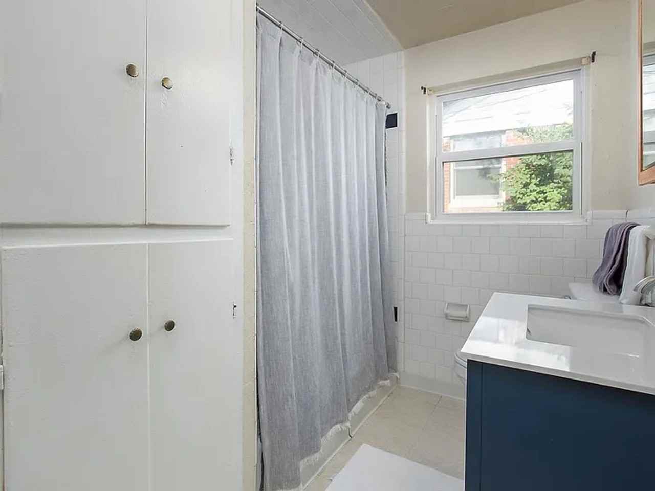 2804 Nw 46th St - Photo 3 of 13