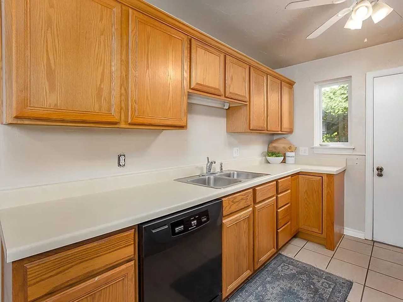 2804 Nw 46th St - Photo 7 of 13