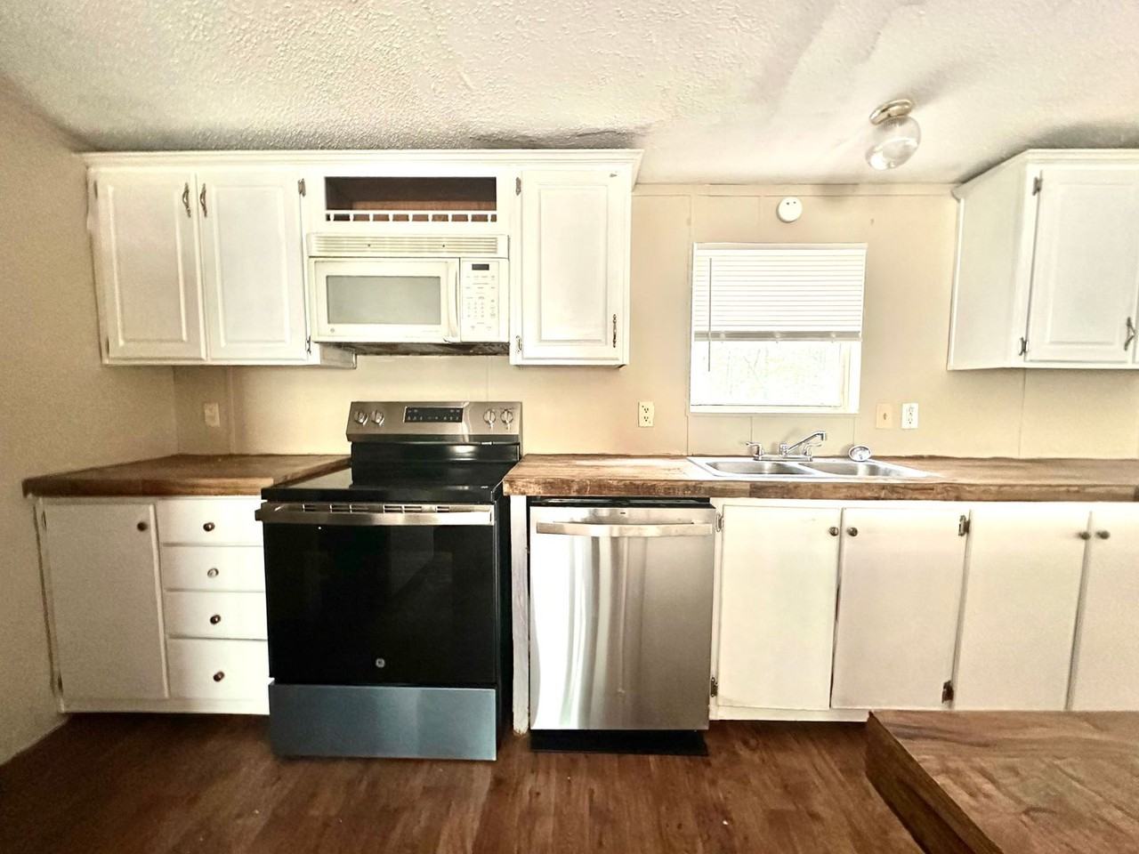 680 River Rd - Photo 2 of 13