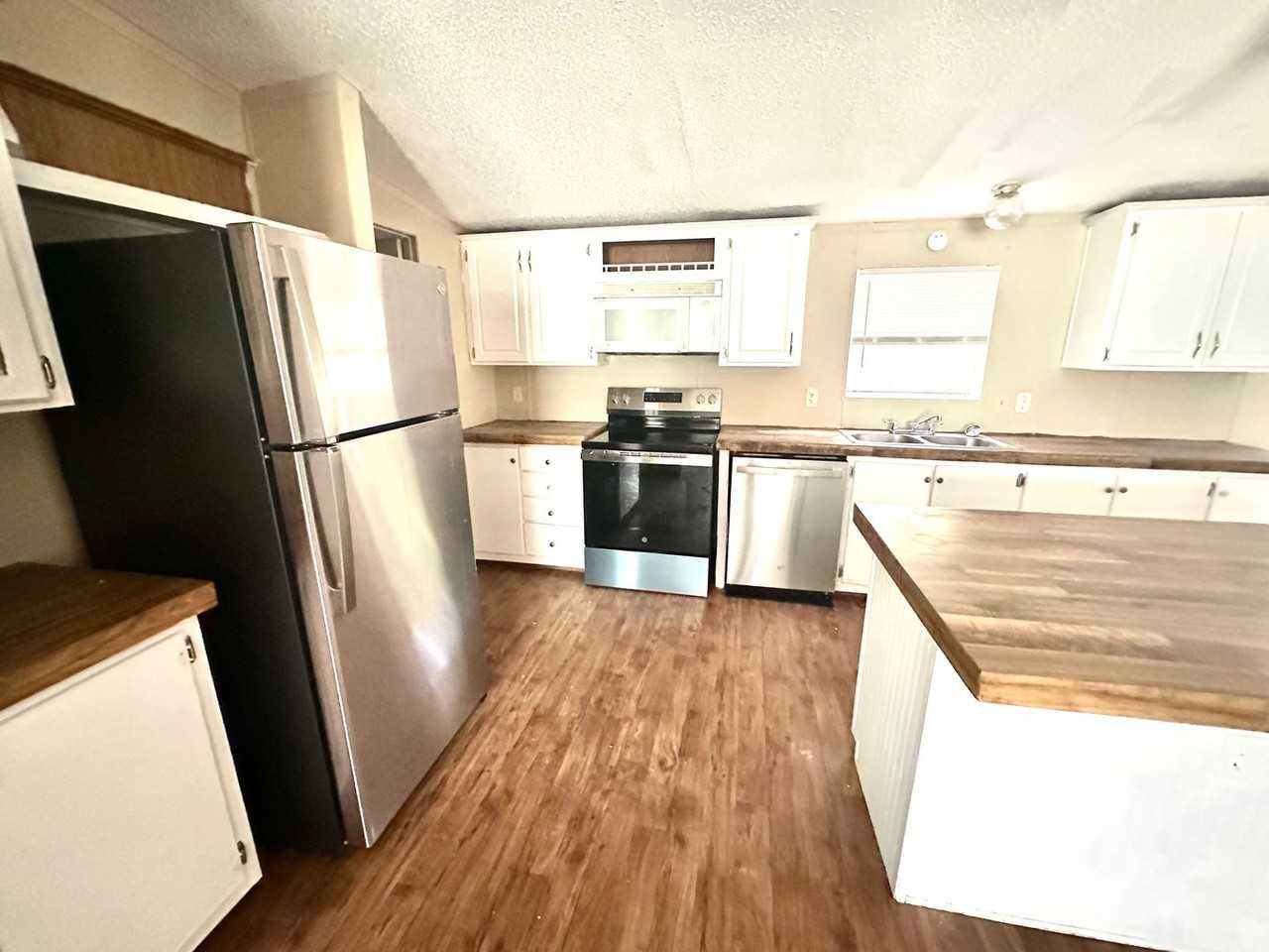 680 River Rd - Photo 3 of 13