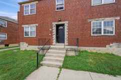 Cozy Apartment Building in Reading District! - Photo 1 of 1