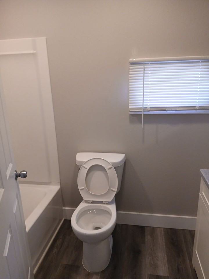 1815 1/2 Jackson St - Photo 2 of 17