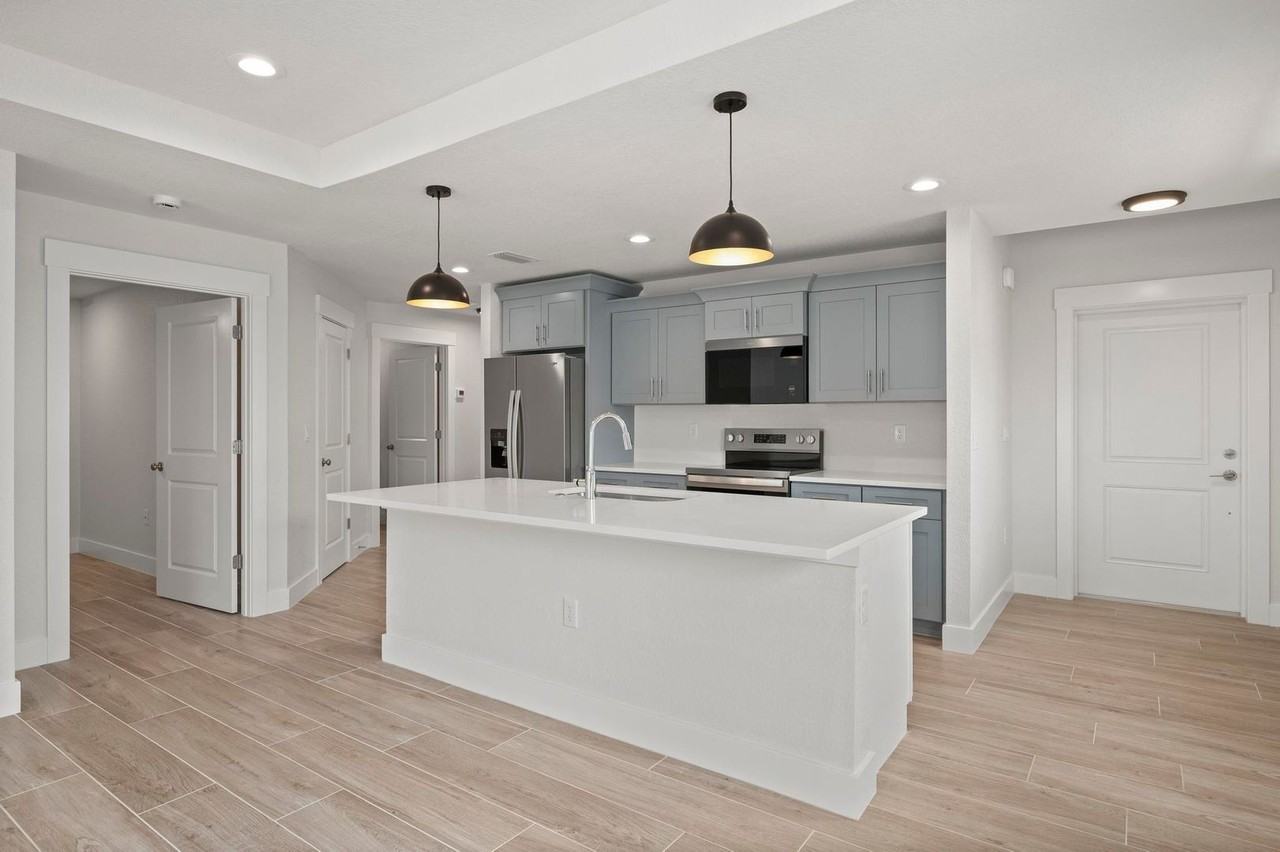 26126 Northern Cross Rd - Photo 7 of 12