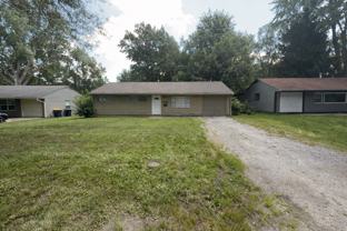 10805 Bennington Ave - Photo 1 of 1
