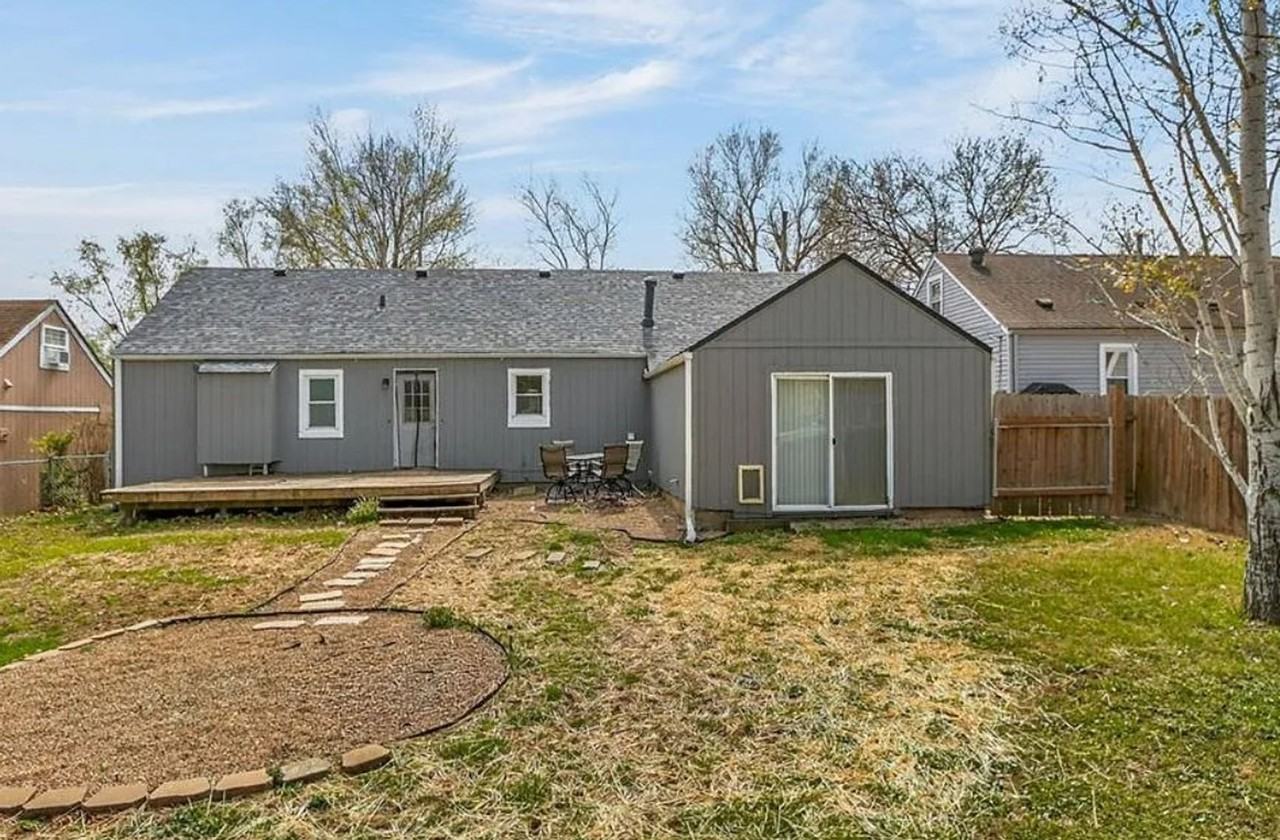 1101 Nw B St - Photo 2 of 17