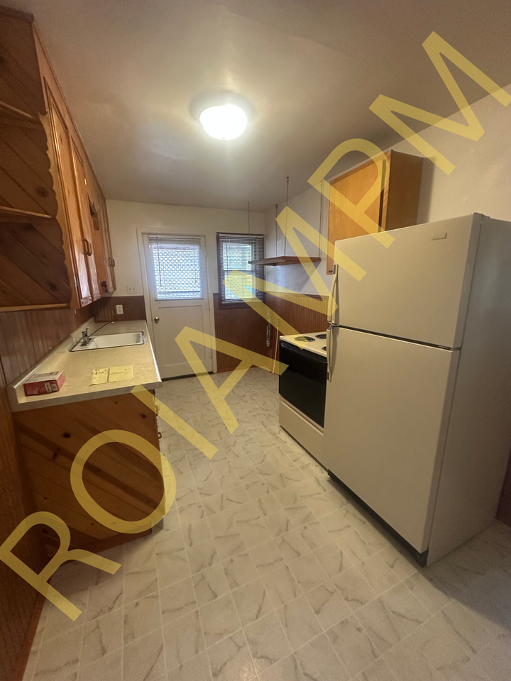1 Bed / 1 Bath Duplex for Rent – $1,000/Month - Photo 4 of 6
