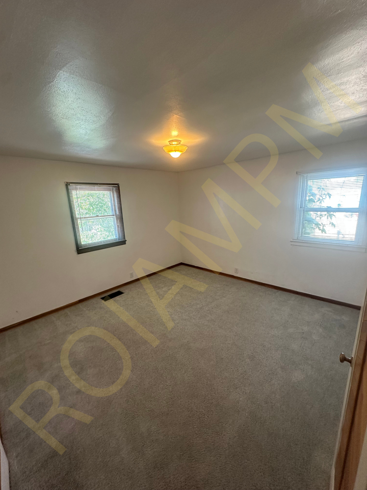 1 Bed / 1 Bath Duplex for Rent – $1,000/Month - Photo 5 of 6