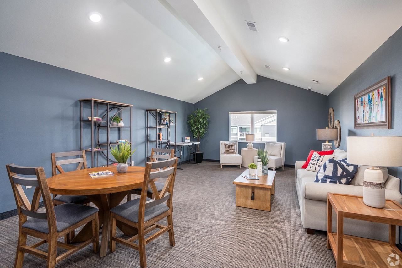 Hickory Grove Apartments (C) - Photo 6 of 24