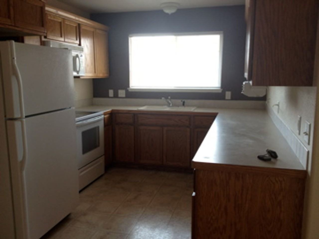 1301 Lake Cir - Photo 4 of 8