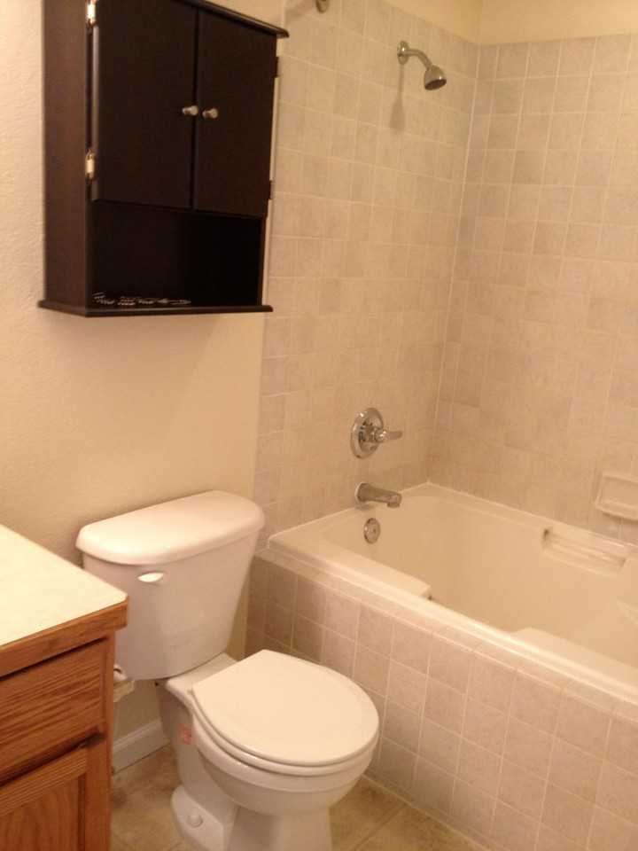 1301 Lake Cir - Photo 6 of 8