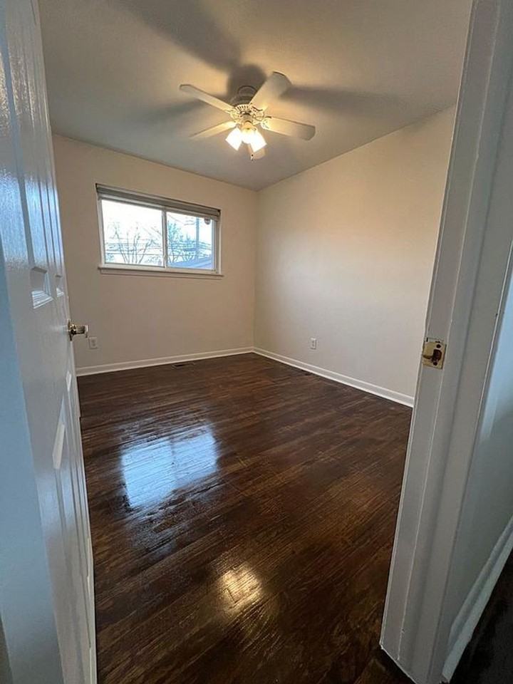 32049 Joy Rd - Photo 5 of 16