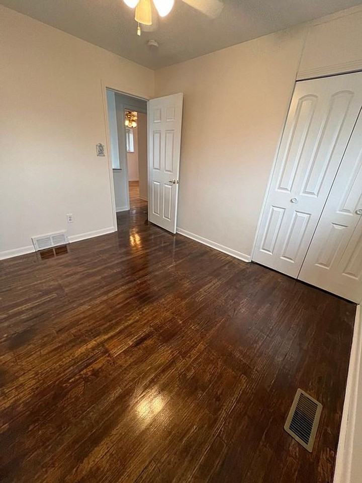 32049 Joy Rd - Photo 6 of 16