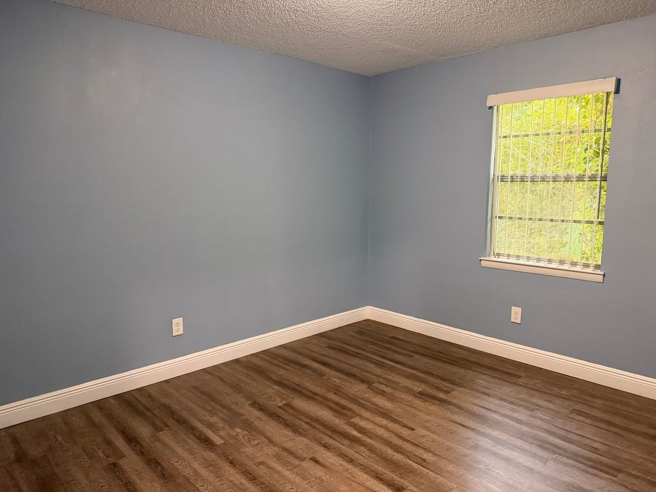 6321 Lenawee St #D4 - Photo 5 of 7