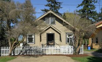 featured image of 1502 E Maplewood Ave
