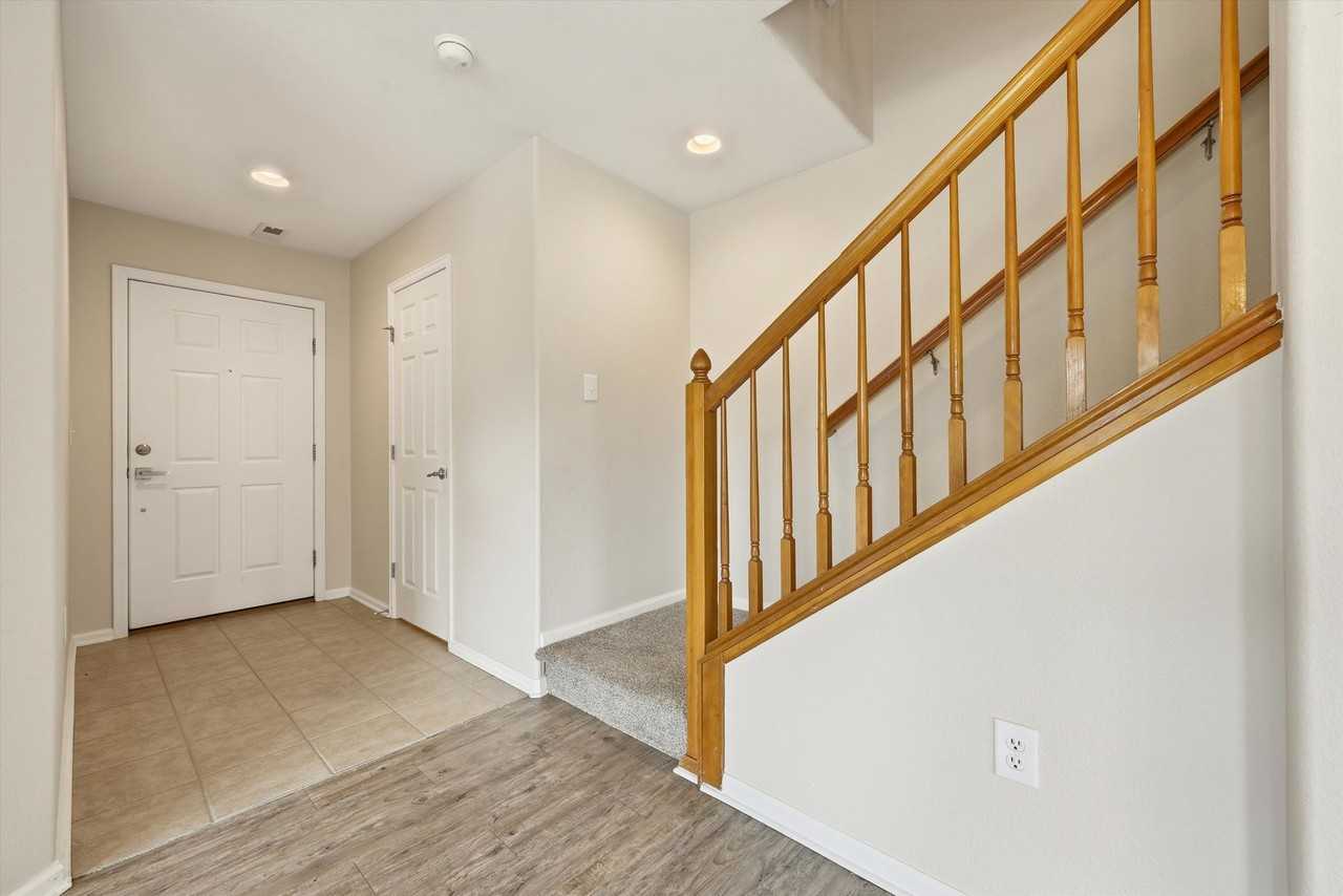 9048 Apache Plume Dr - Photo 4 of 23
