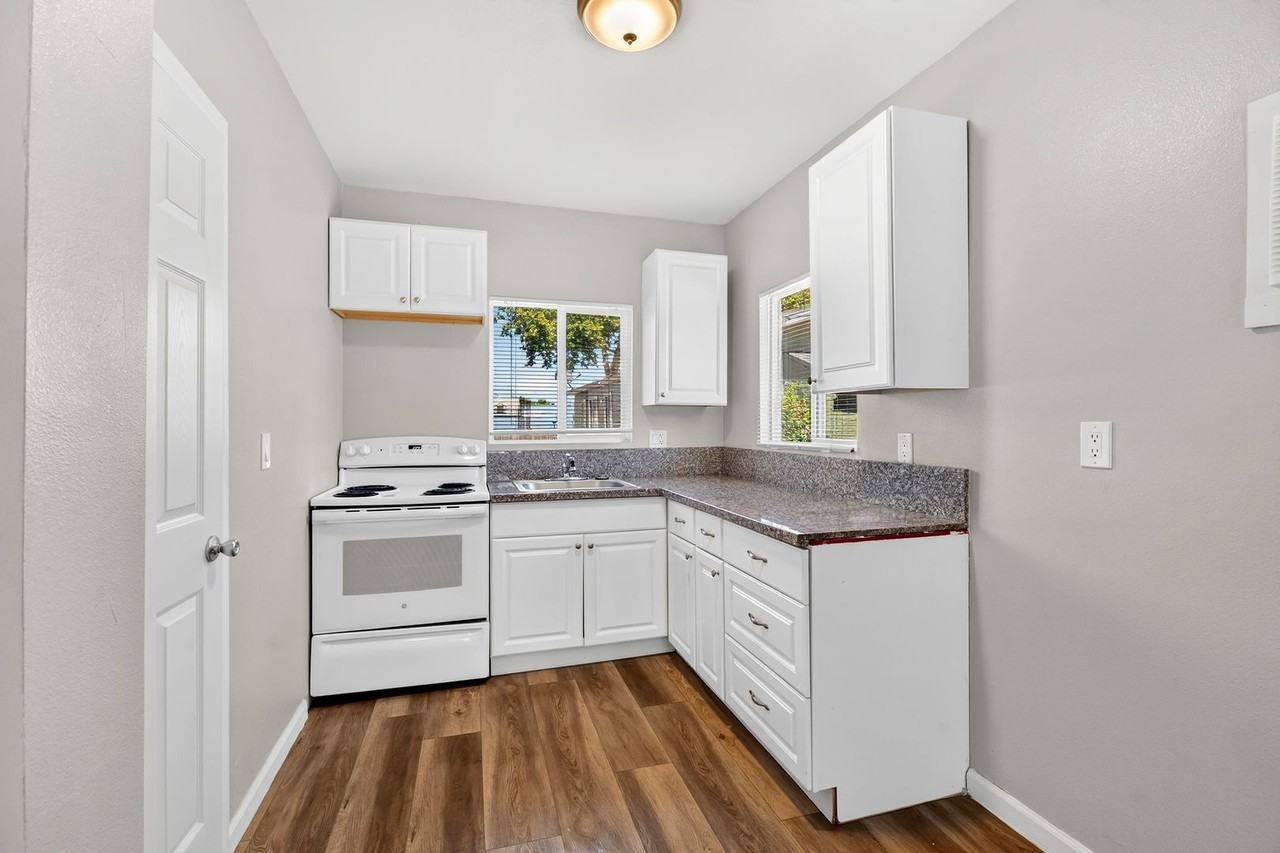 622 J St - Photo 4 of 7