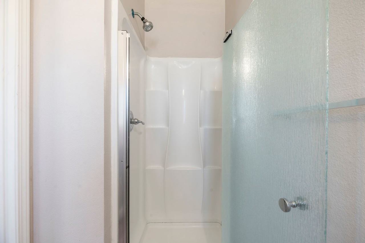 622 J St - Photo 6 of 7