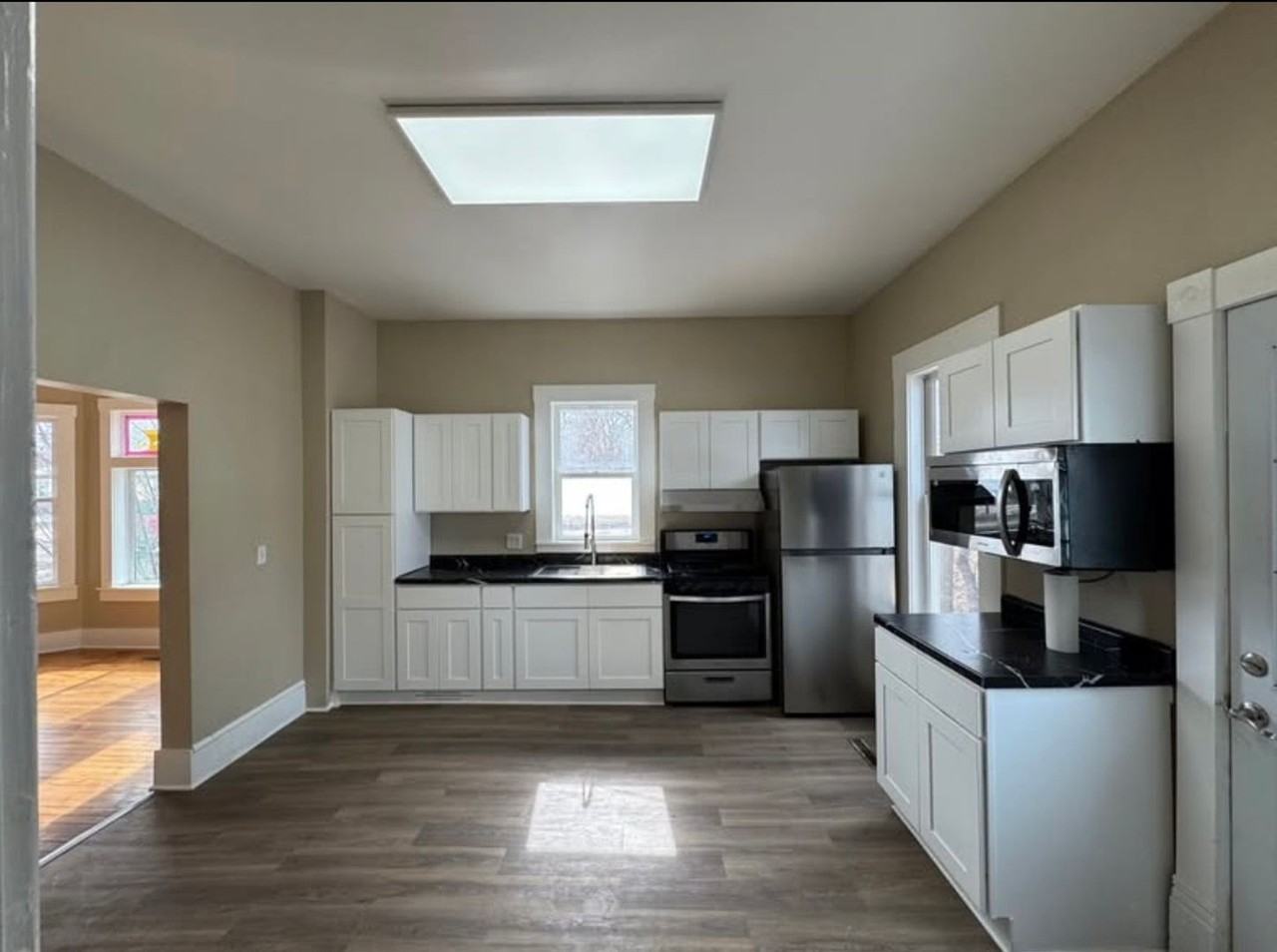 728 S Ash St - Photo 2 of 9
